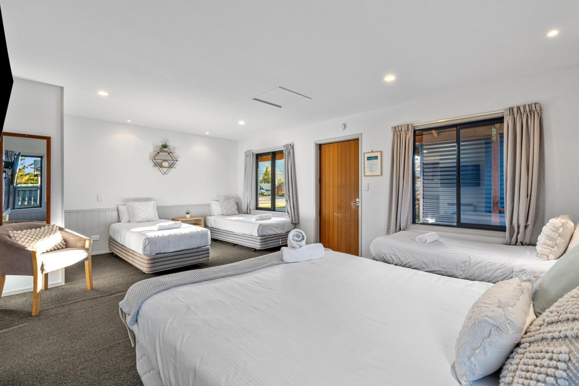 Tasman Holiday Parks - Te Anau Εξωτερικό φωτογραφία A typical room at the hotel