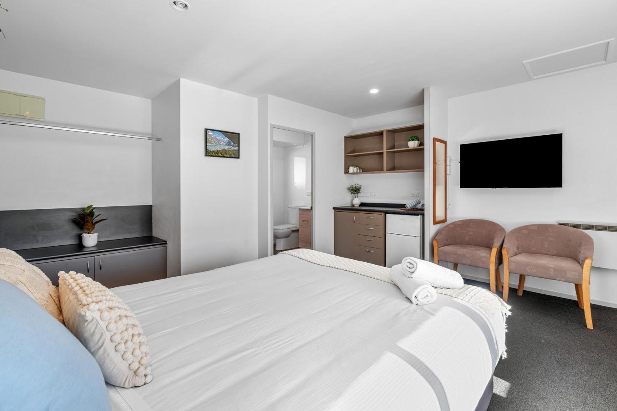Tasman Holiday Parks - Te Anau Εξωτερικό φωτογραφία A typical studio apartment